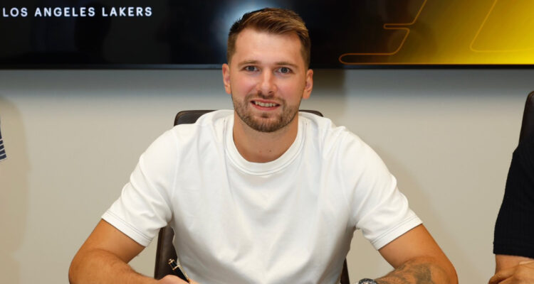 Luka Doncic firma renovación con LA Lakers