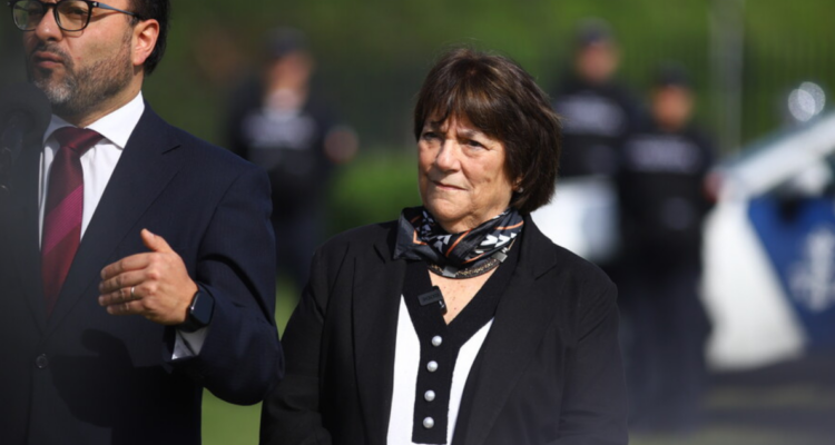 Ministra Adriana Delpiano condena caso de uniformados detenidos en Aysén Completamente inaceptable.