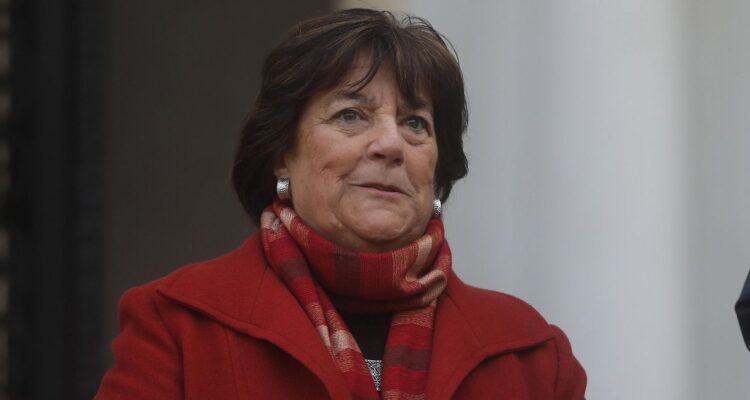 Ministra Delpiano cifra en más de 640 sumarios en las Fuerzas Armadas por viajes con licencia médica