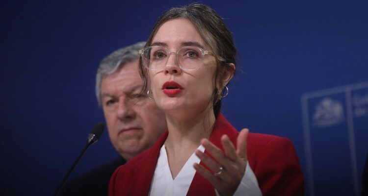 Vallejo desdramatiza críticas de Carmona (PC) a Marcel: “Siempre hay algunas esquirlas”