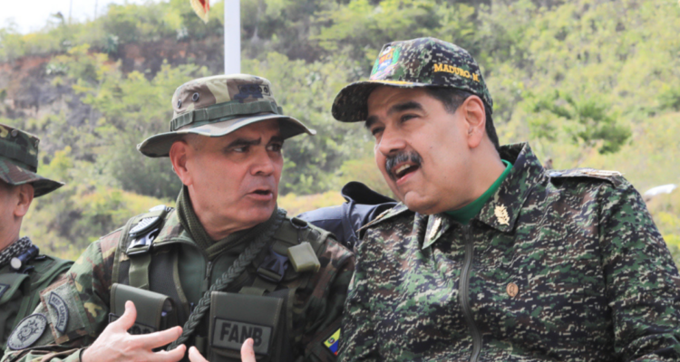 Ministro de Defensa venezolano advierte que lucharán si EE.UU. pone un pie en su territorio.