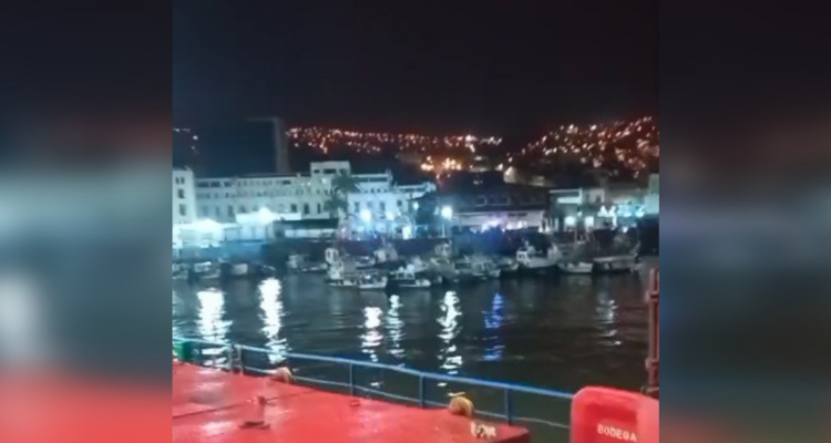 Funcionario de la Armada muere tras caer al mar en Molo de Abrigo de Valparaíso