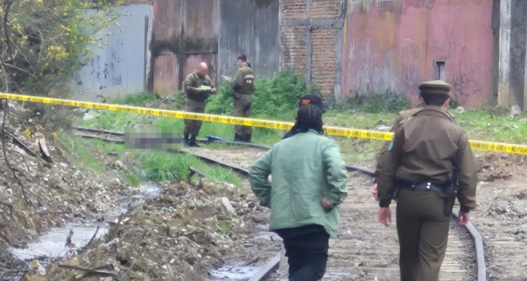Encuentran un hombre muerto en Lota Bajo.