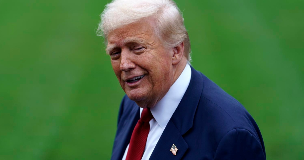 El Museo Nacional de Historia de Estados Unidos elimina referencias a los intentos de destitución de Donald Trump en su exposición.