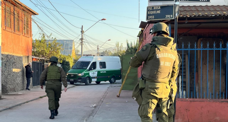 Seis detenidos en Conchalí tras allanamientos contra banda ligada a tráfico de drogas y armas de fuego