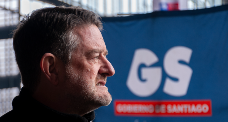 GORE de Santiago se defiende de Republicanos tras nuevo requerimiento contra Orrego ante Contraloría