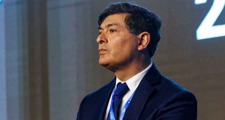 Panel Ciudadano UDD: ¿De dónde viene y hacia dónde va el “voto Parisi” en segunda vuelta?