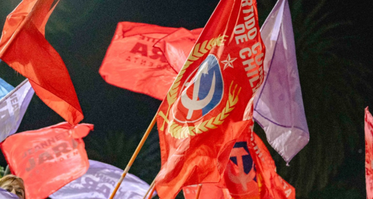 Columna de Orlando Sáenz: El Partido Comunista chileno sigue una estrategia leninista clásica y sus aliados moderados podrían repetir el destino trágico de los mencheviques