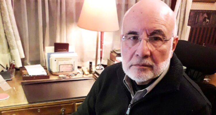 Periodista Héctor Velis-Meza relata traumática agresión en Barrio Lastarria: “Nunca me había ocurrido”