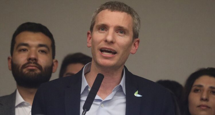 Presidente de Evópoli dice que le “dolería la guata” gobernar con José Antonio Kast (REP)