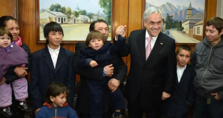 Por norma, presidente chileno puede ser padrino del séptimo hijo de las familias chilenas