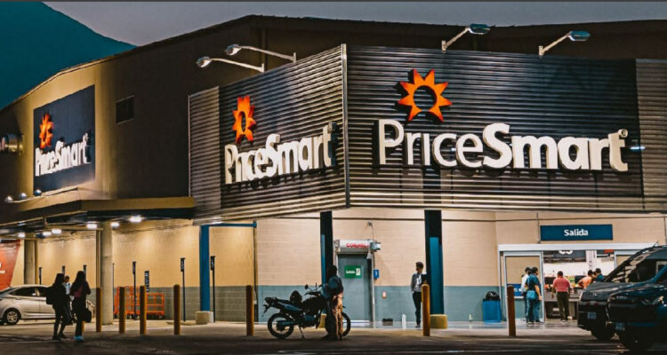 Estadounidense PriceSmart prepara terreno para aterrizar en Chile: primera fase sería con tres locales