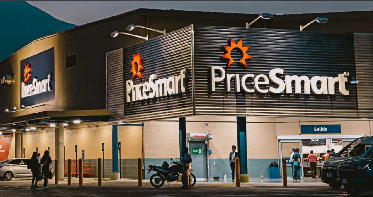 Estadounidense PriceSmart prepara terreno para aterrizar en Chile: primera fase sería con tres locales