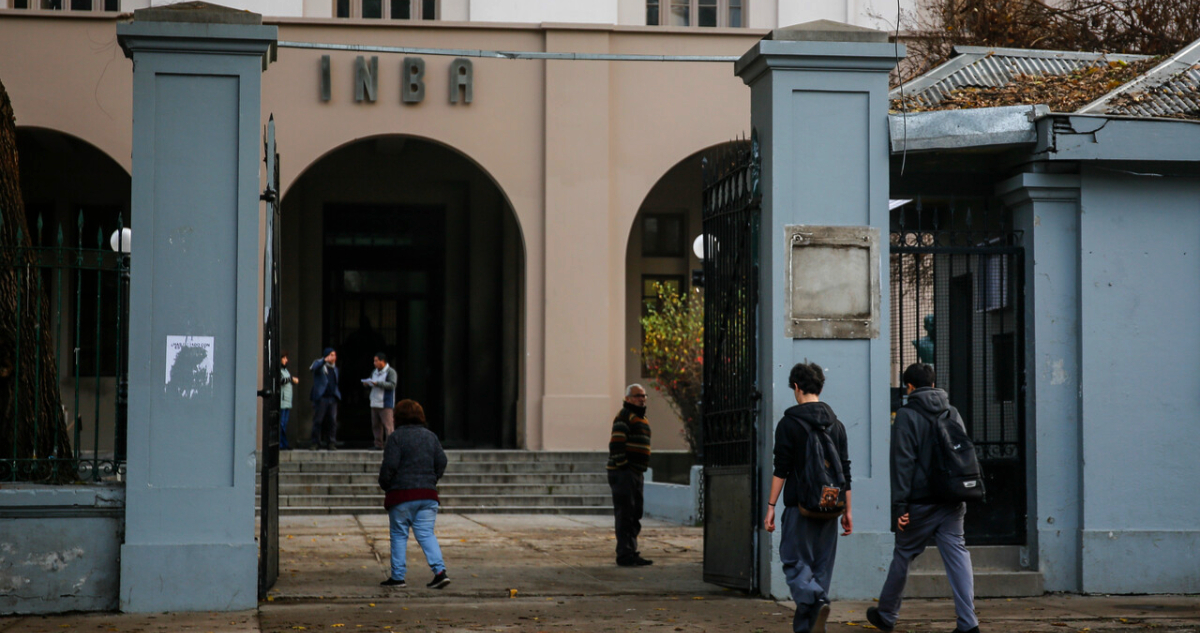 Profesor rociado con combustible “quiere seguir trabajando por recuperar el INBA”, expone Municipio