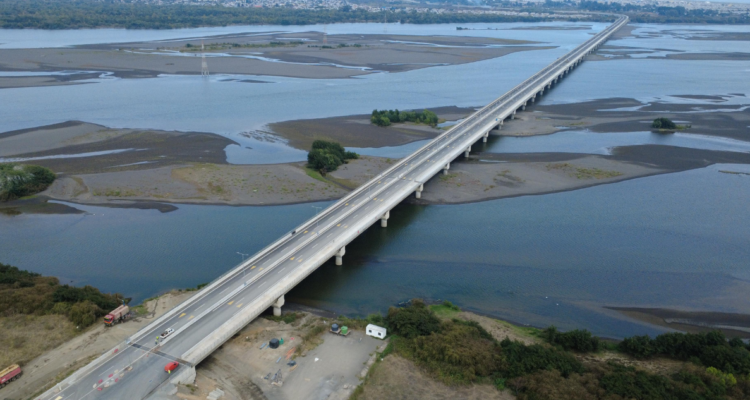 Imagen desde el aire de las obras del Puente Industrial