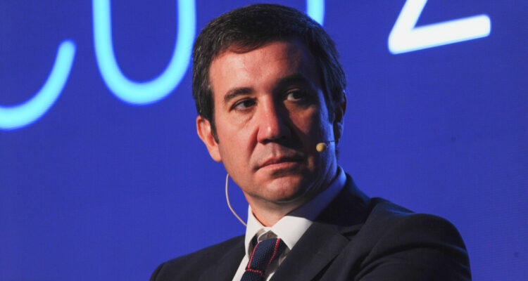 Ramírez (UDI) se niega a contestar sobre dictadura para no exponer eventual “fisura” dentro de comando