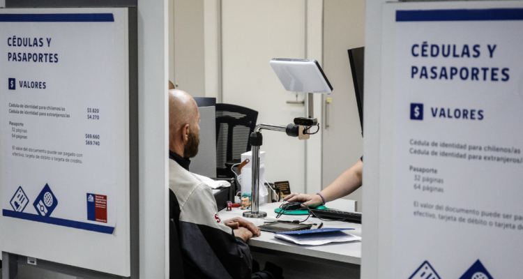 Registro Civil presenta problemas que obligarán a reagendar horas de atención de hoy