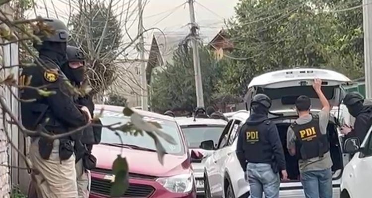 Allanan casa donde estuvo secuestrado el exalcalde Montoya: PDI encontró dedo de otra víctima