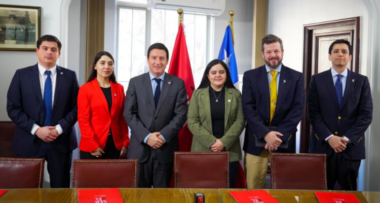 Republicanos, PSC y PNL inscriben pacto “Cambio por Chile”, descartando lista única con Chile Vamos