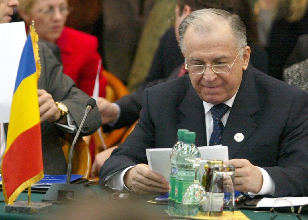 El presidente rumano Ion Iliescu en noviembre de 2004