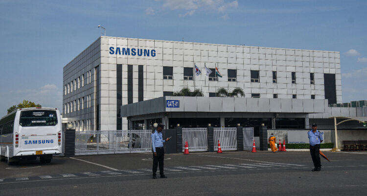 El beneficio neto de Samsung cayó casi 50% en segundo trimestre por baja demanda de chips
