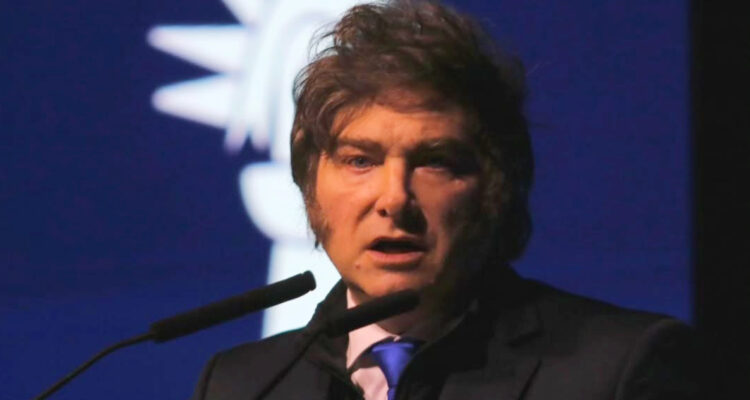 “Si no llegaran a fin de mes, las calles estarían llenas de cadáveres”: Milei por veto a jubilaciones