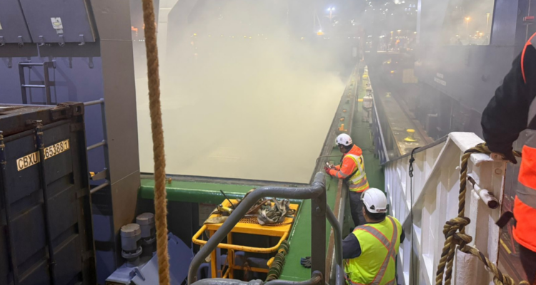 Amago de incendio afectó a Puerto de San Antonio: trabajadores portuarios debieron ser evacuados
