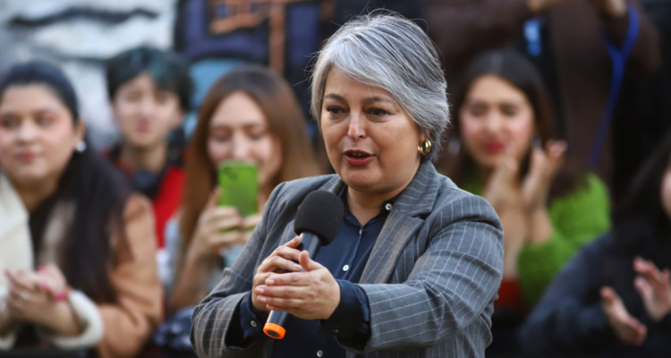 Jara respalda al presidente Boric tras salida de ministro Valenzuela: “Sus razones tendrá”