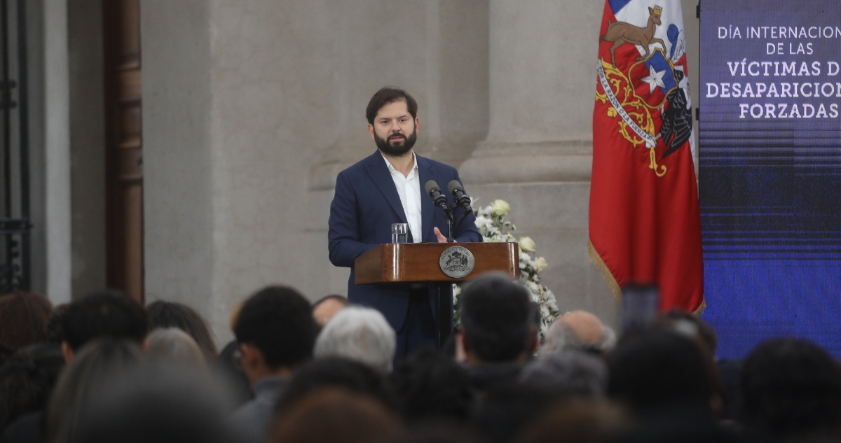 Boric cuestiona “negacionismo” sobre dictadura: “Algunos dicen, con liviandad, que esto era inevitable