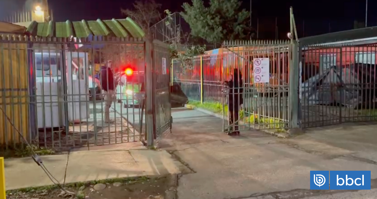 Hombre muere tras ser abandonado en un cesfam de Puente Alto: tenía dos disparos