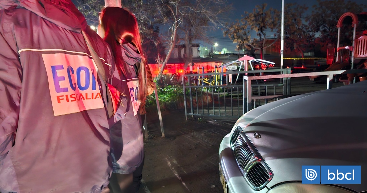 Hombre es asesinado a tiros en una plaza de Puente Alto