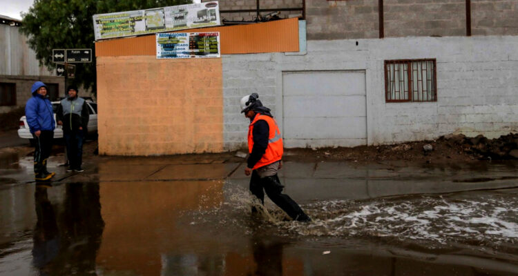 Suspenden clases para este martes en región de Atacama por lluvias: SLEP Huasco informó medida