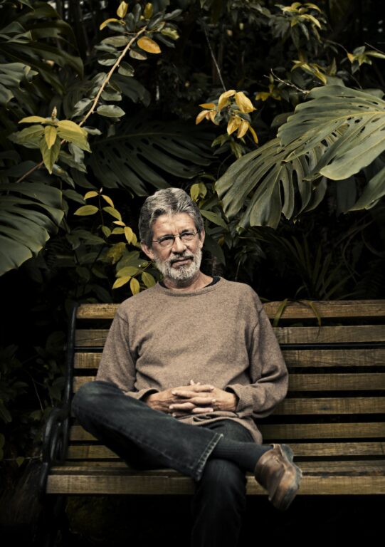 Tomás González