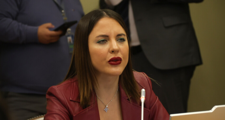 Tras rechazo en el Congreso, Camila Musante insta a Grau a patrocinar idea de feriado el 17 de septiembre.