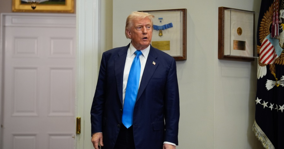 Trump despidió a jefe de Servicio de Impuestos tras negarse a entregar datos de contribuyentes.