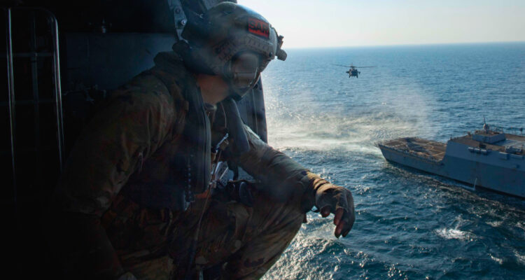 Trump despliega 3 buques destructores a costas de Venezuela para enfrentar narcotráfico, según Reuters