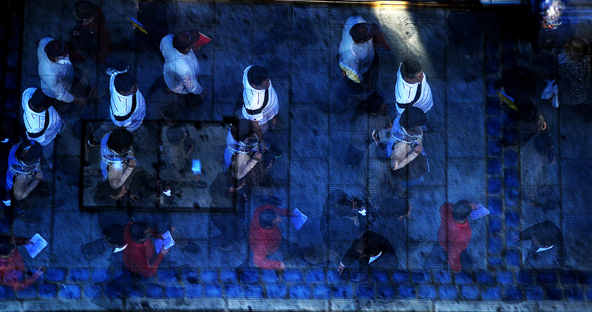 Personas caminando