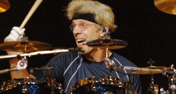 Un The Police en el Municipal: Stewart Copeland vuelve a Chile para un show con 28 músicos