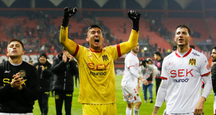 Unión Española celebra su triunfo ante Ñublense