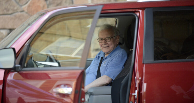 Las estrategias de Warren Buffett, que alista su jubilación a los 94 años