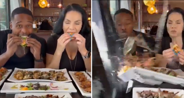 Pareja de youtubers en restaurant