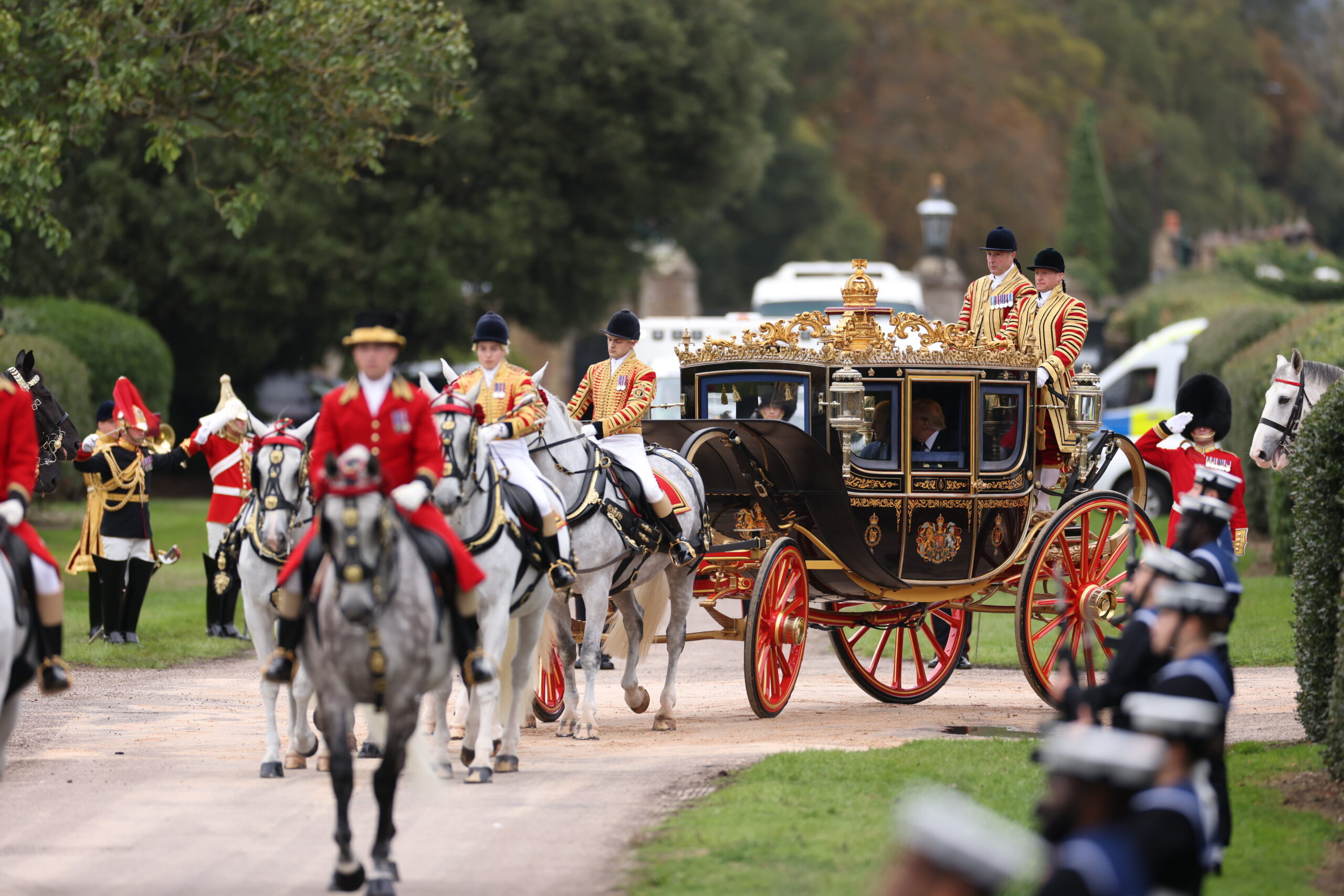 magnífica ceremonia con que el rey Carlos III recibió a Trump en Windsor