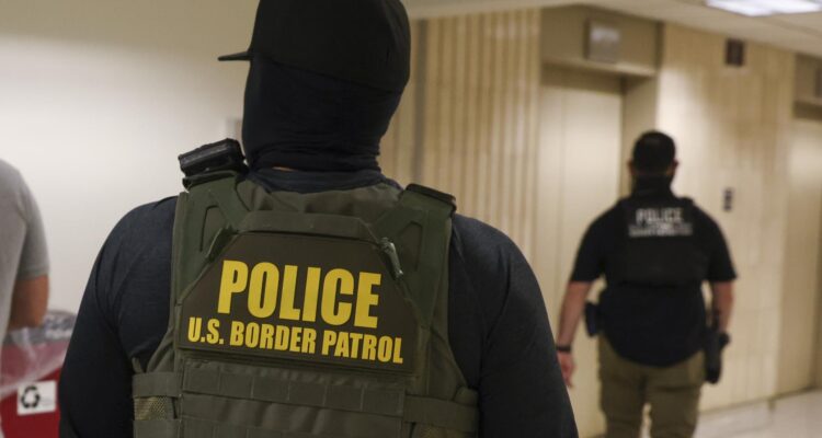 Redada migratoria en fábrica de Hyundai en EEUU termina con 450 personas detenidas, según autoridades