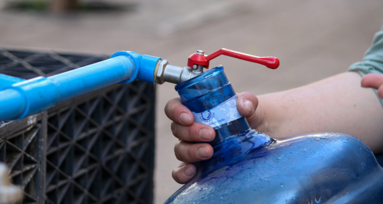 Revisa los puntos de abastecimiento que tendrán las 6 comunas afectadas por corte de agua en la RM