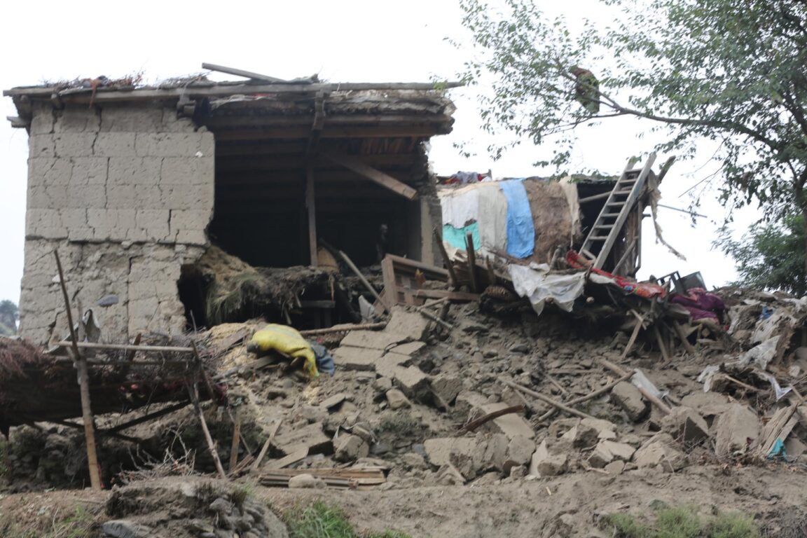 Daños tras el terremoto en Kunar, Afganistán