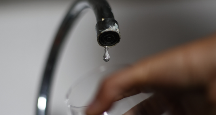 Agua potable por preocupación en vecinos por déficit estructural en sistema de APR en Hornopirén