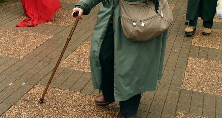 Más de $3 millones sustraídos en especies: pareja que roba a ancianos en Coronel y Lota están prófugos