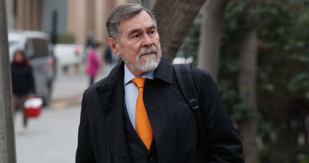 Asesor económico de Jara apoyo regularización de migrantes sin antecedentes: “Es bastante razonable”