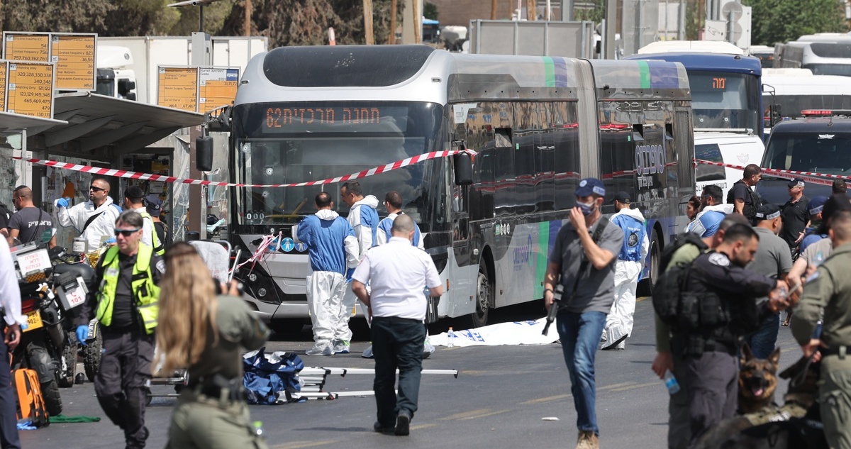 Cinco civiles muertos deja ataque a tiros en Jerusalén: autores fueron abatidos