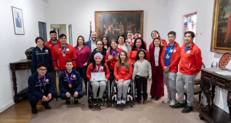 autoridades reconocen a deportistas del Biobío en Panamericanos Junior